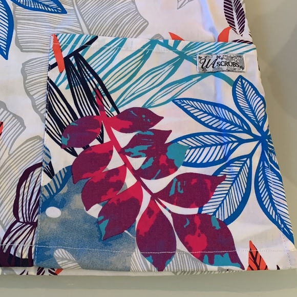 Six UAScrubs tops - size L - Picture 3 of 8